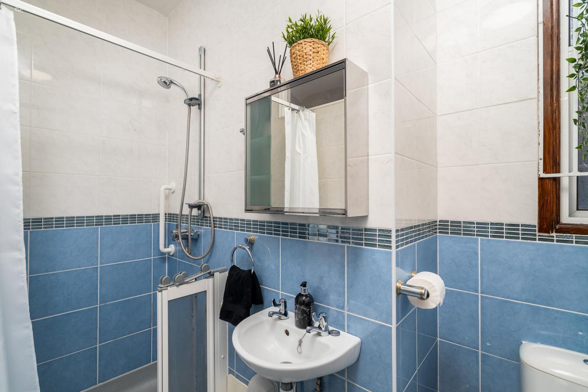 Homely And Stylish Apartment With A Garden In East Finchley ลอนดอน ภายนอก รูปภาพ
