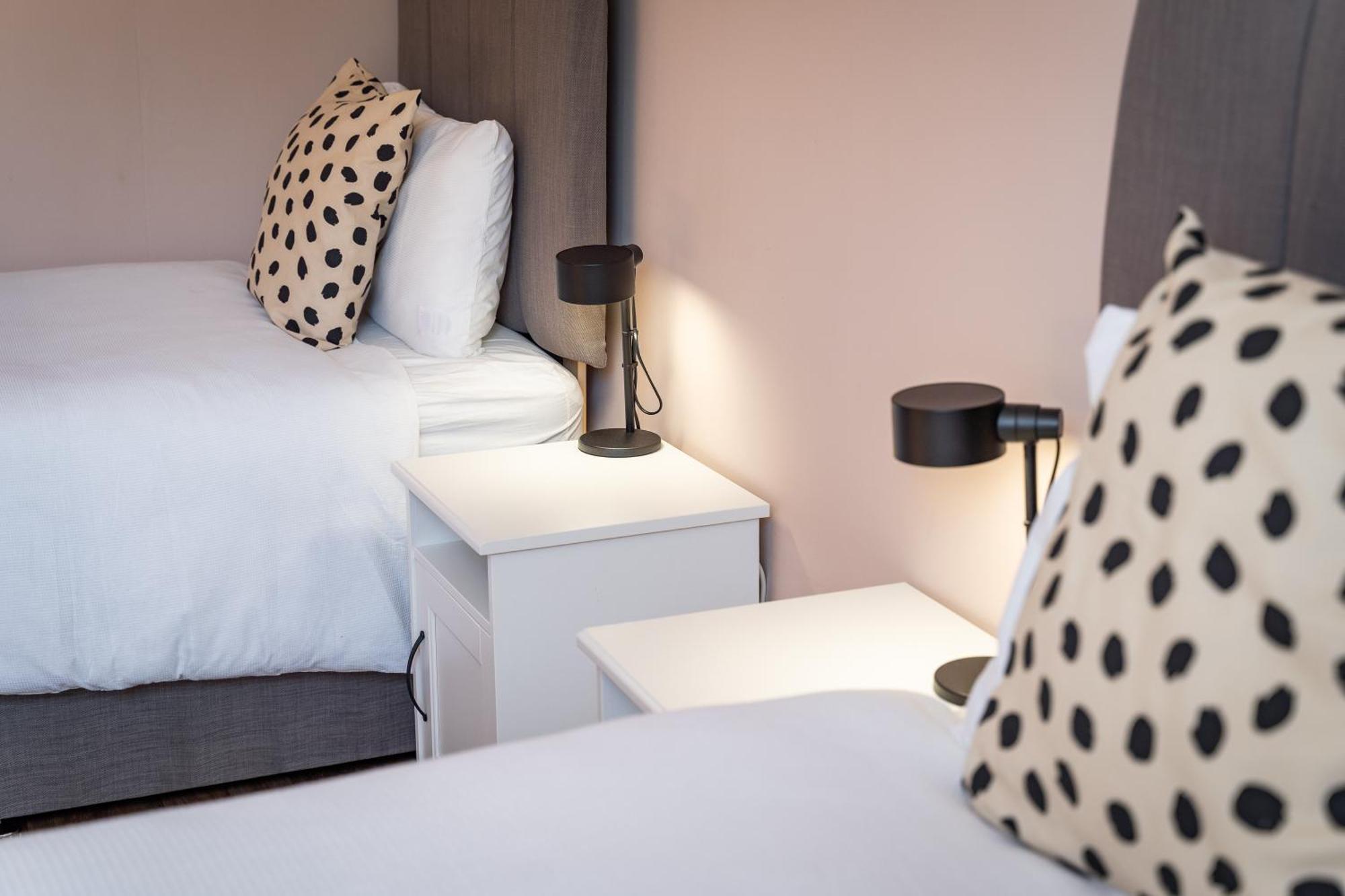 Homely And Stylish Apartment With A Garden In East Finchley ลอนดอน ภายนอก รูปภาพ